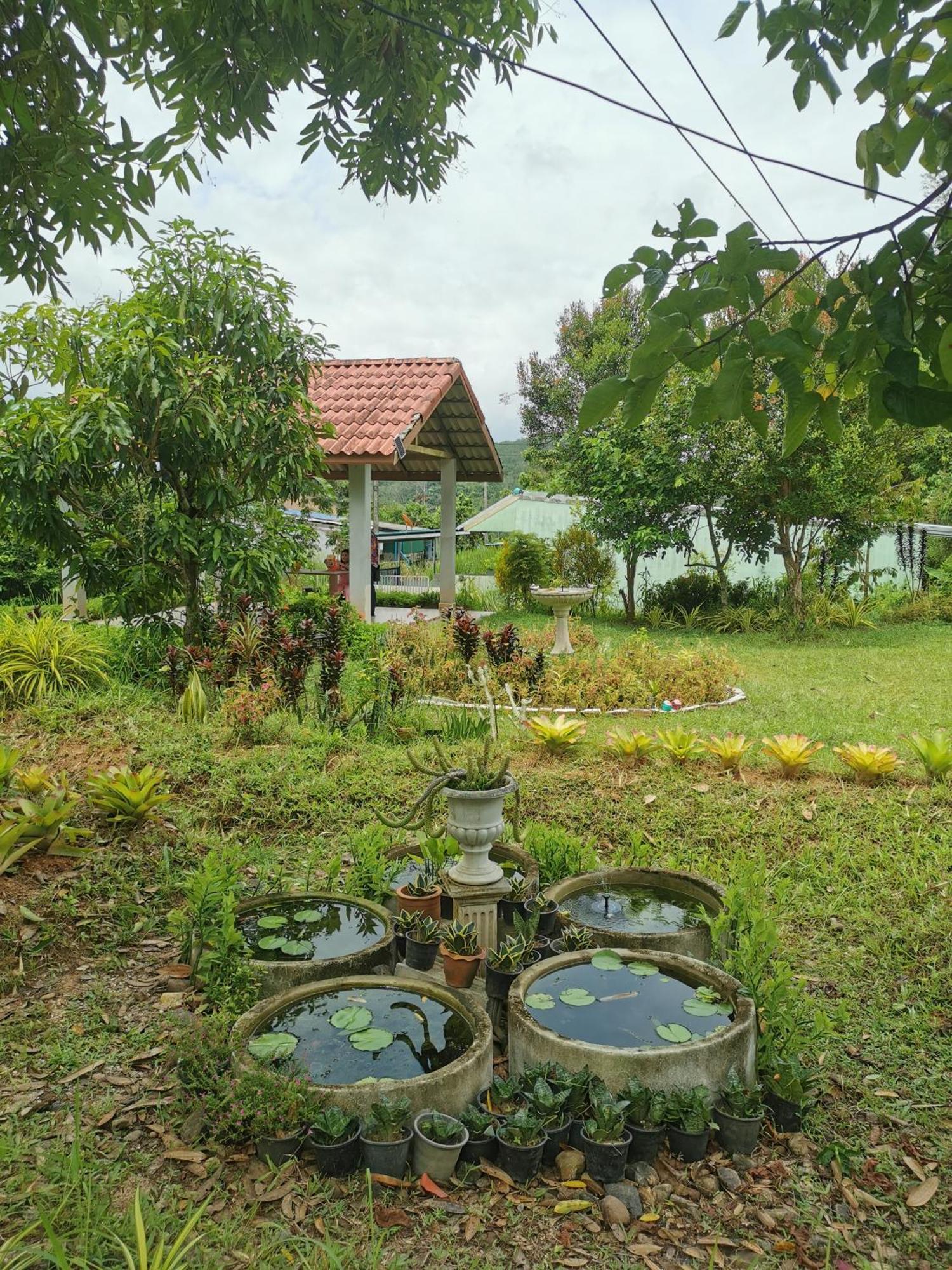 Betong House In The Garden Villa Exteriör bild